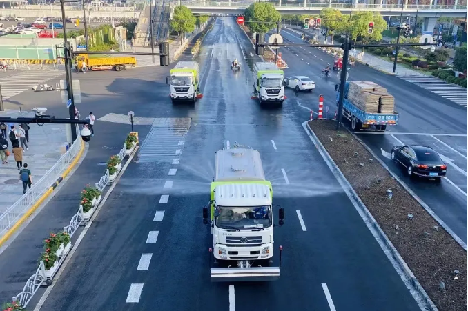 路面见本色丨Ezpay环境新能源环卫装备服务上海进博会！