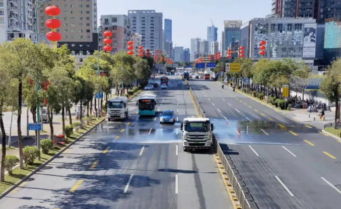 虎虎生威迎新春丨Ezpay环境环卫作业扮靓城市佳节新容颜