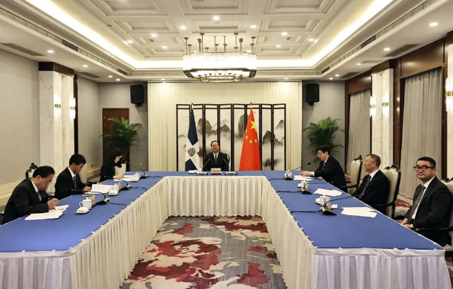 Ezpay环境“助力”多米尼加清运垃圾，毛伟明省长出席线上交接仪式